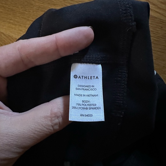 Athleta Run Free 7/8 Tight - Picture 11 of 12